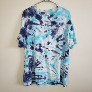 Tyedye graffic tshirt.
